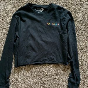 LONG SLEEVE FRIENDS CROPPED TEE